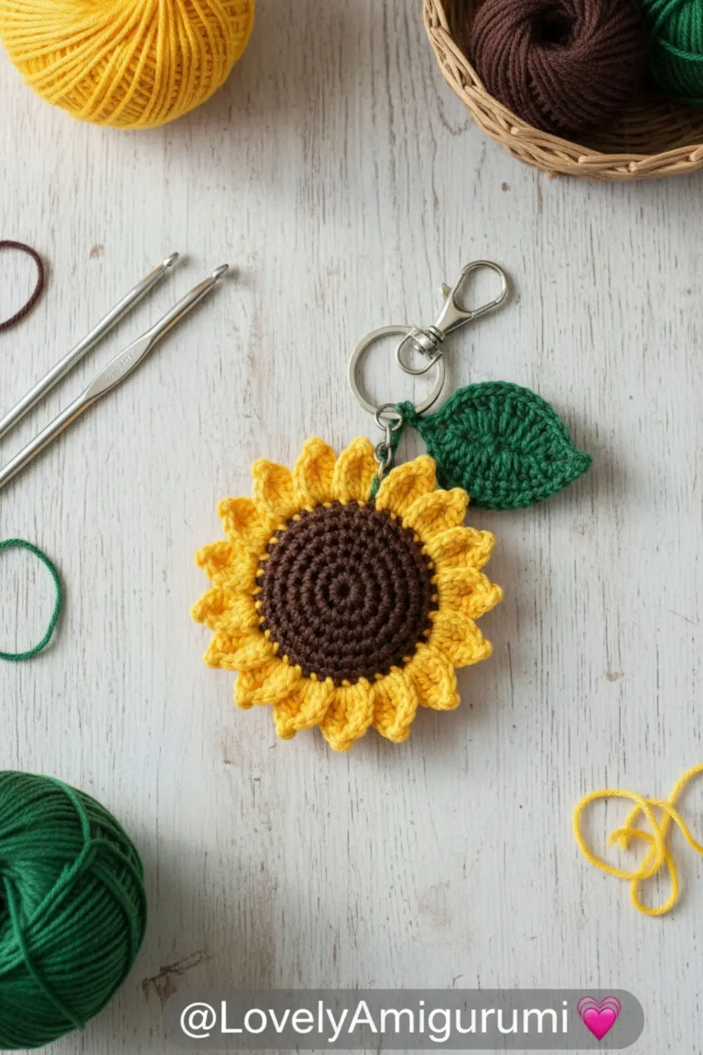cute handmade sunflower amigurumi keychain crochet pattern